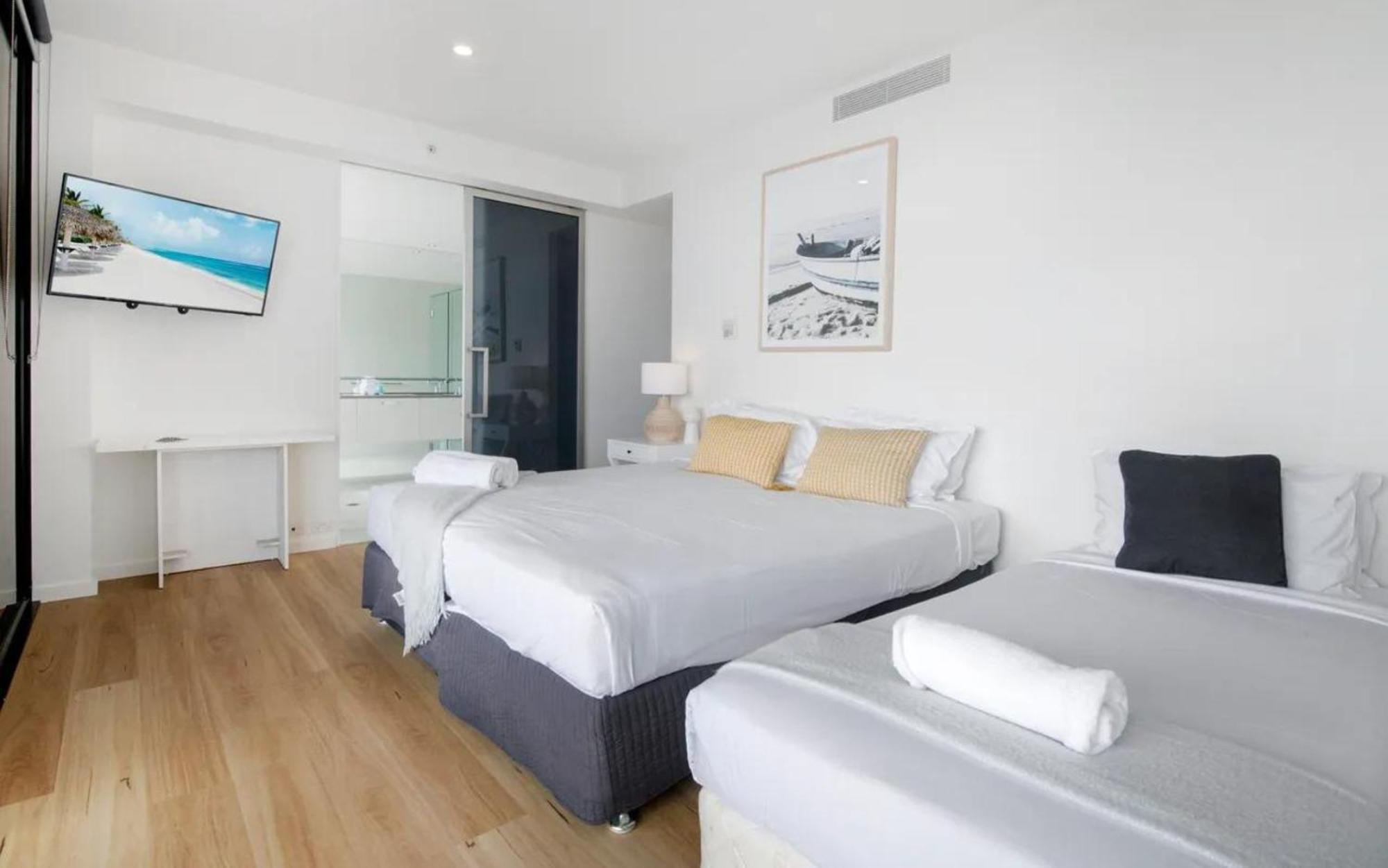 Circle On Cavill By Vaun Aparthotel Gold Coast Exterior photo