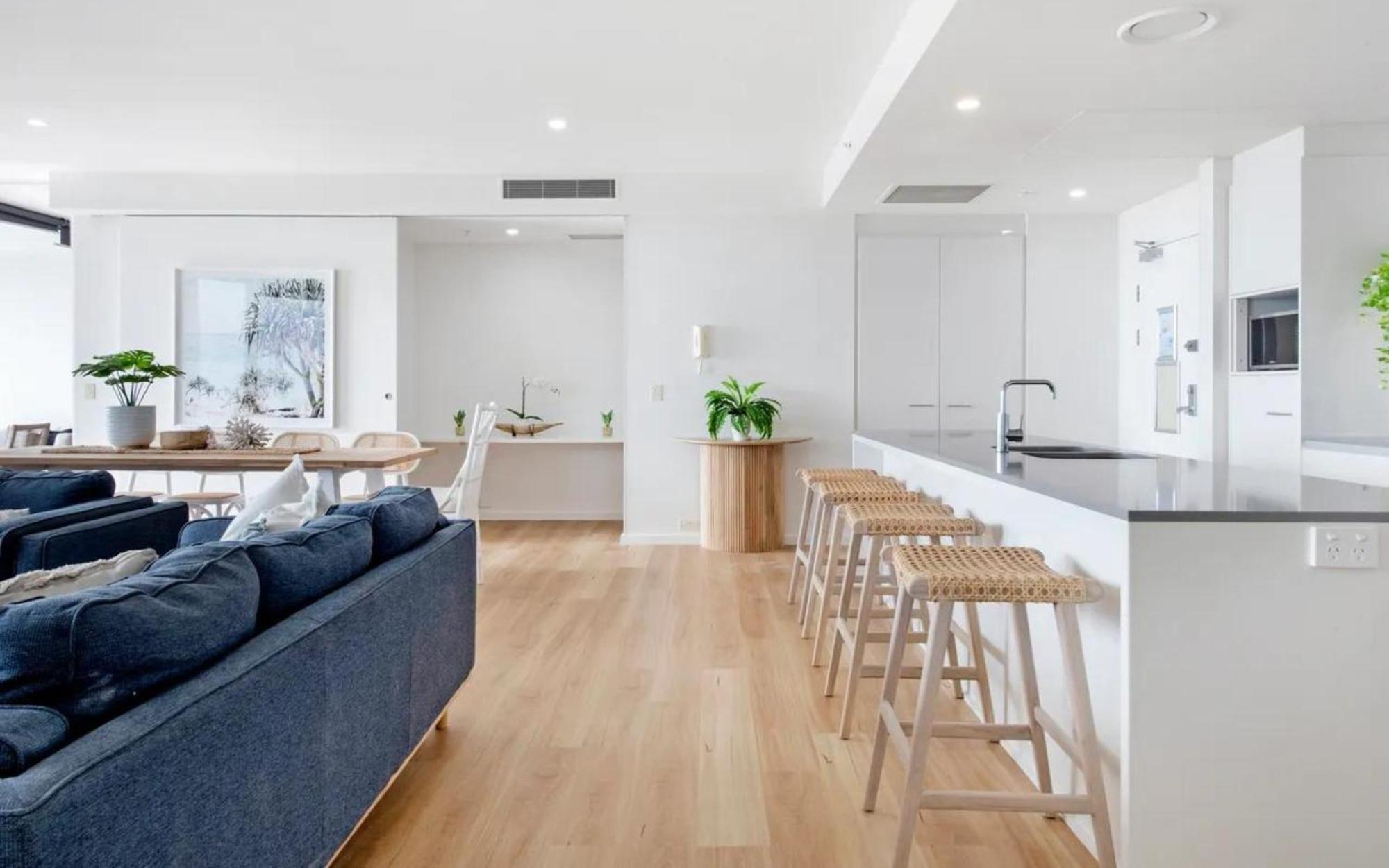 Circle On Cavill By Vaun Aparthotel Gold Coast Exterior photo