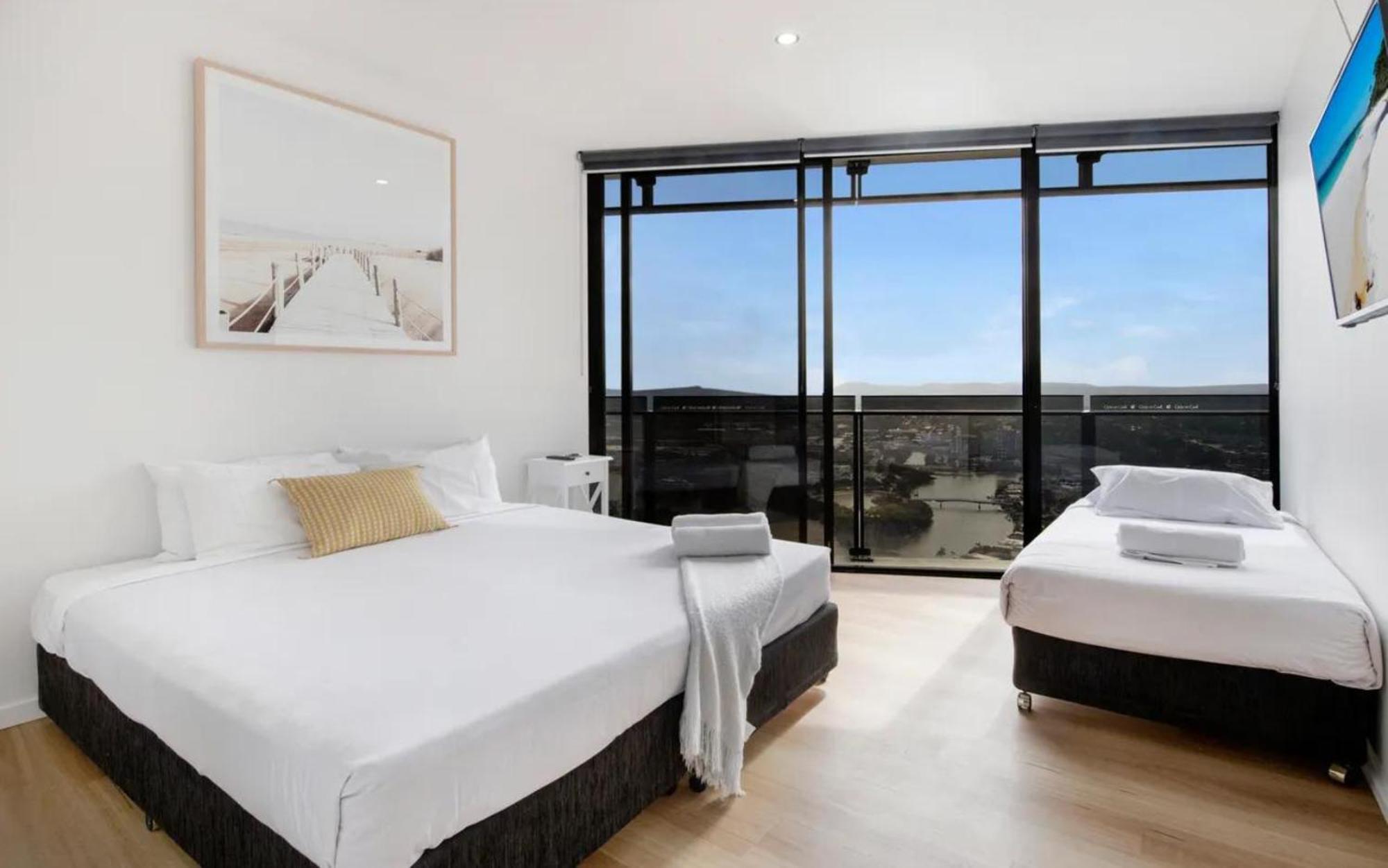 Circle On Cavill By Vaun Aparthotel Gold Coast Exterior photo