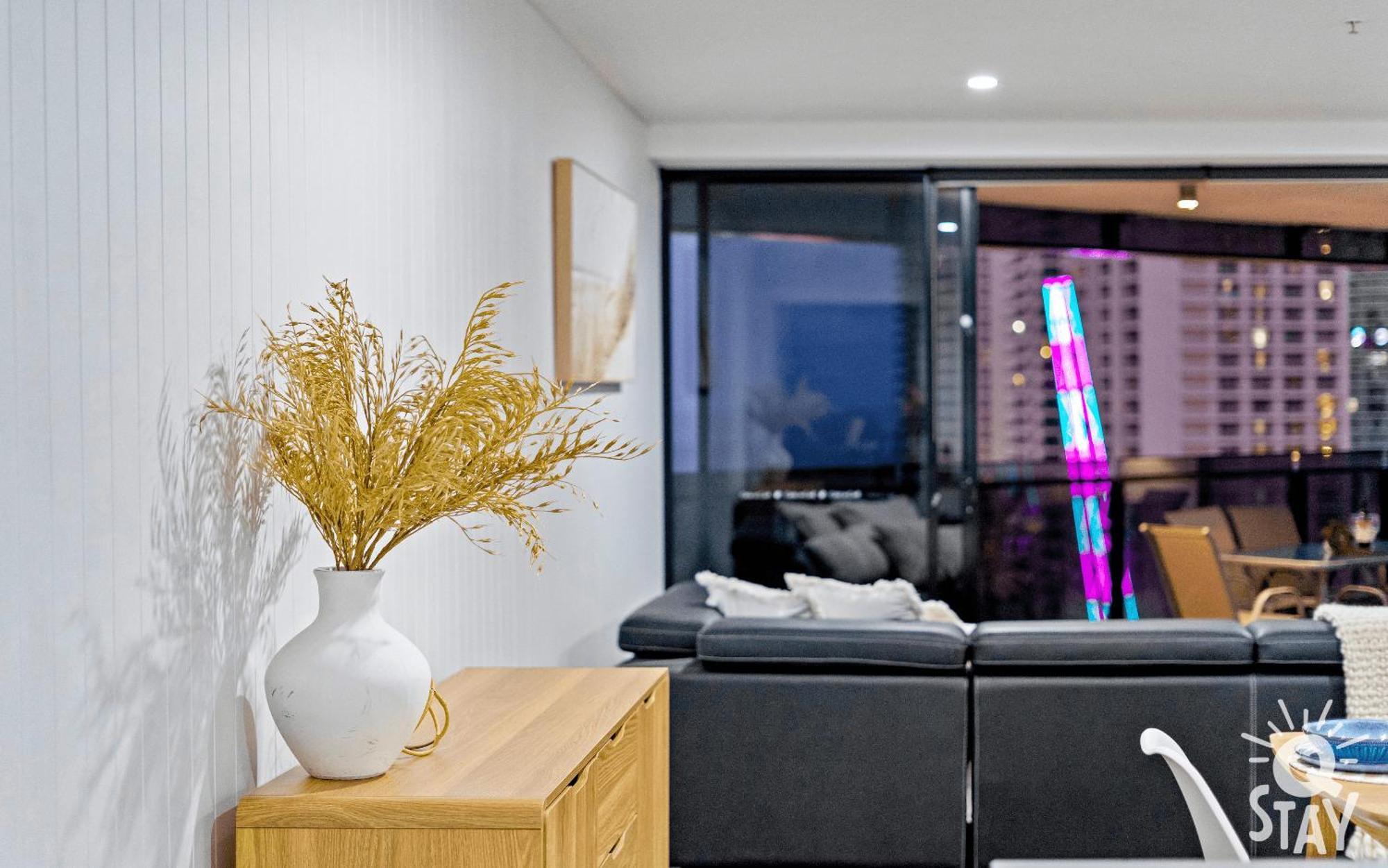 Circle On Cavill By Vaun Aparthotel Gold Coast Exterior photo